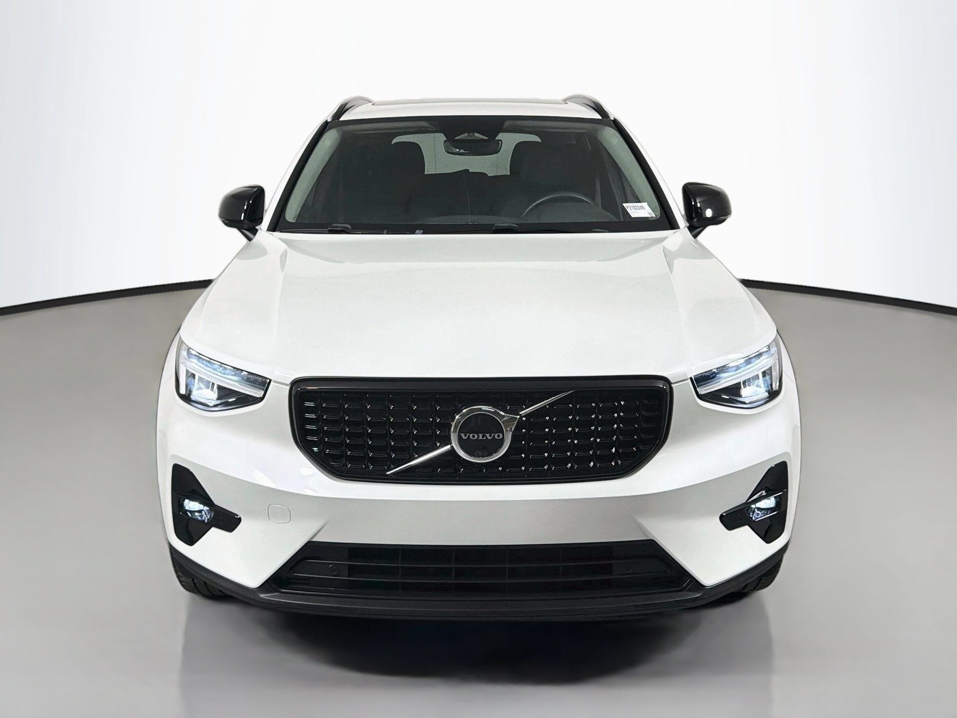 Certified 2023 Volvo XC40 B4 Plus w/ Protection Package Premier FWD image 2