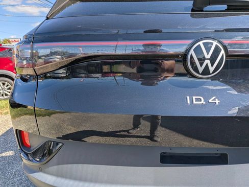 Used 2023 Volkswagen ID.4 Pro AWD/4WD image 16
