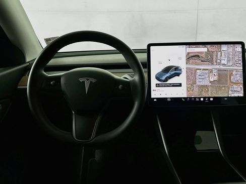 Used 2021 Tesla Model Y Long Range AWD/4WD image 17