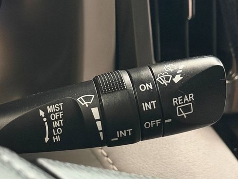 Used 2013 Toyota RAV4 XLE image 46