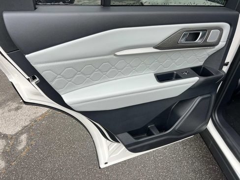 New 2026 Ford Explorer Platinum w/ LUX Leather Package image 14