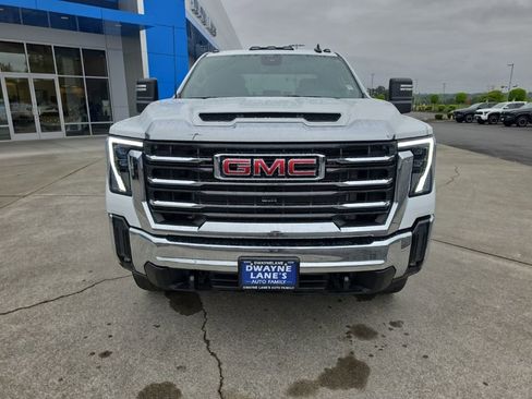 Used 2024 GMC Sierra 3500 SLE AWD/4WD image 9