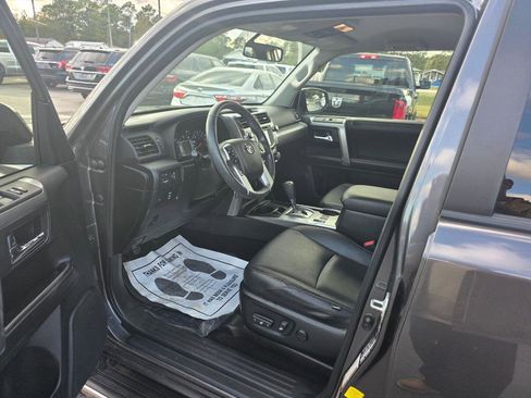 Used 2016 Toyota 4Runner SR5 image 5