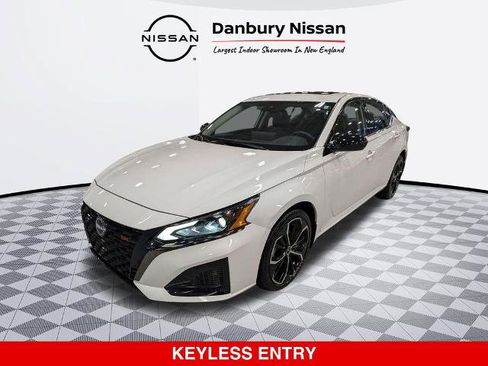Certified 2023 Nissan Altima 2.5 SR w/ SR Premium Package AWD/4WD image 8