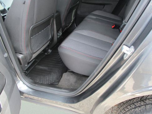 Used 2017 Chevrolet Equinox LT w/ Convenience Package image 18