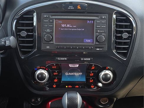 Used 2014 Nissan Juke SL AWD/4WD image 12