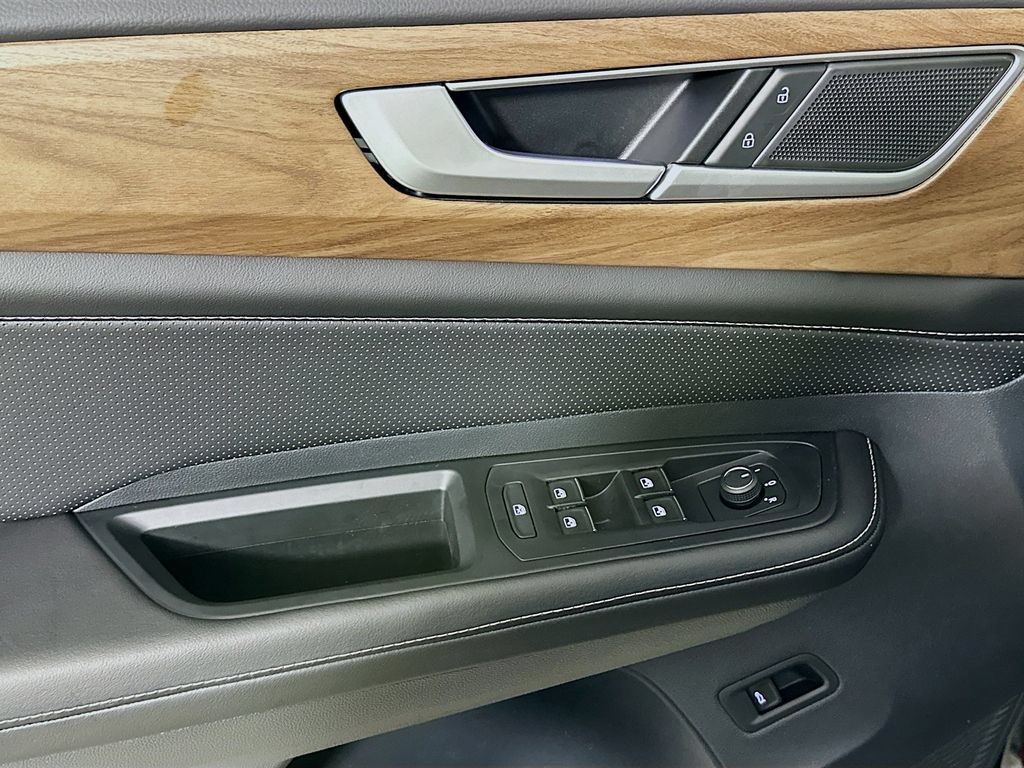 Used 2026 Volkswagen Atlas SE w/ Panoramic Sunroof Package FWD image 21