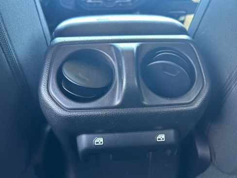 Used 2022 Jeep Wrangler Unlimited Sport image 15