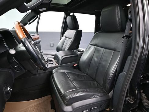 Used 2015 Lincoln Navigator 4WD image 21