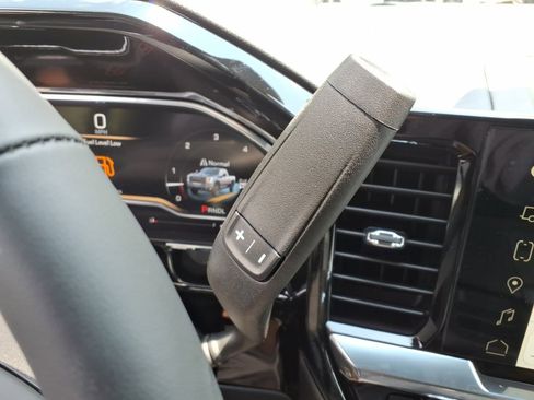 New 2025 GMC Sierra 2500 SLE w/ SLE Value Package; image 18