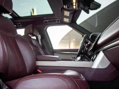 Used 2023 Land Rover Range Rover Autobiography image 43