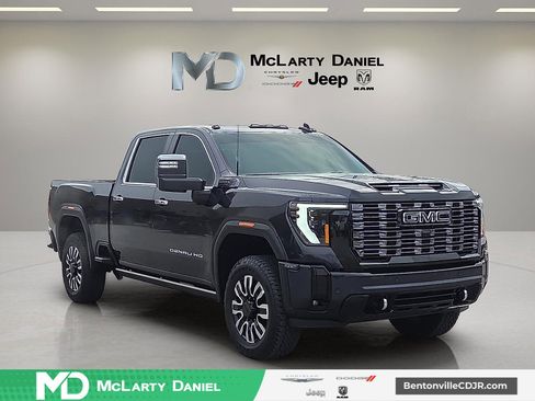 Used 2025 GMC Sierra 2500 Denali Ultimate image 1