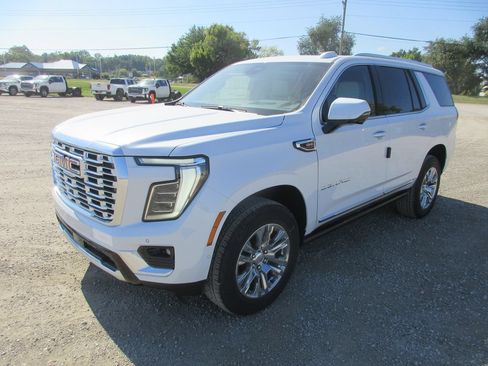 New 2026 GMC Yukon Denali w/ Sun & Power Step Package AWD/4WD image 9