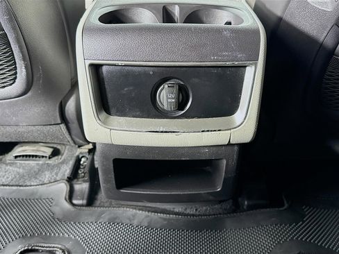 Used 2024 Kia Carnival LX image 24