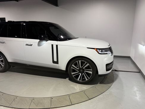 Used 2023 Land Rover Range Rover SE AWD/4WD image 8