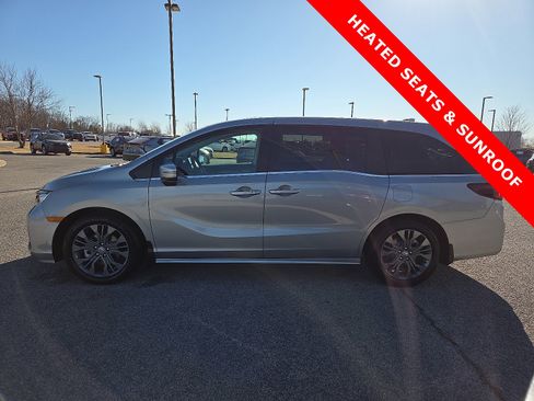 Used 2025 Honda Odyssey Touring image 3