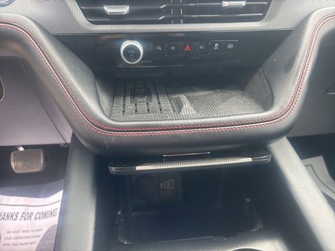 Used 2025 Ford Explorer ST AWD/4WD image 29
