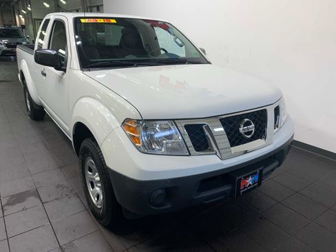Used 2017 Nissan Frontier S image 2