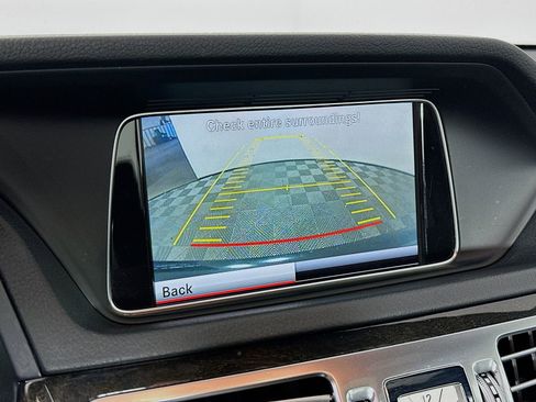 Used 2014 Mercedes-Benz E 350 4MATIC Sedan image 15