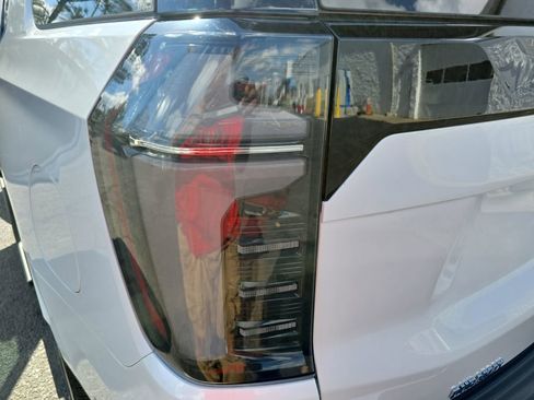 Used 2025 Chevrolet Tahoe High Country image 35