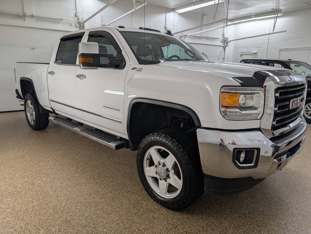 Used 2016 GMC Sierra 2500 SLT w/ Driver Alert Package AWD/4WD image 4