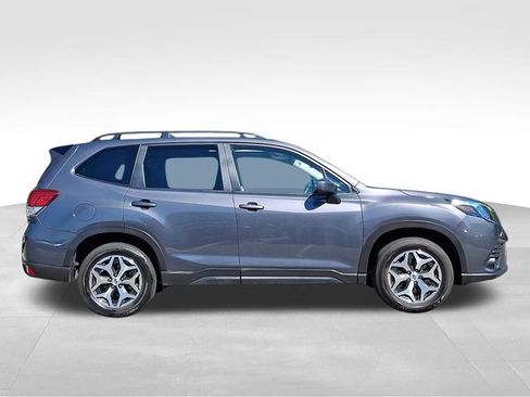 Used 2024 Subaru Forester Premium AWD/4WD image 7