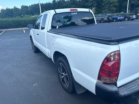 Used 2015 Toyota Tacoma 2WD Access Cab image 9