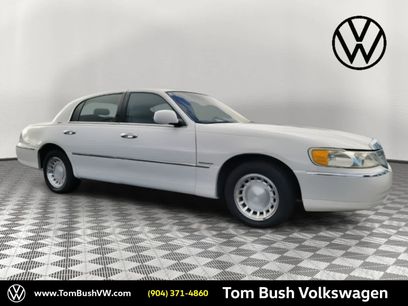 Used 2001 Lincoln Town Car Executive