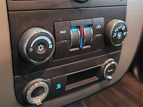 Used 2010 Chevrolet Tahoe LS image 19