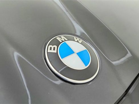 Used 2025 BMW 540i xDrive w/ Executive Package image 16