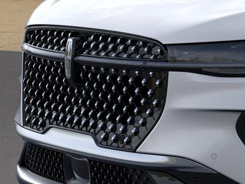 New 2026 Lincoln Nautilus Premier AWD/4WD image 18