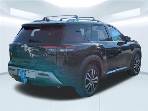 New 2025 Nissan Pathfinder Platinum w/ Black Appearance Package image 6