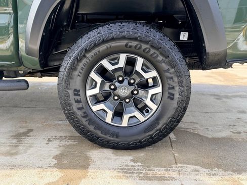 Used 2022 Toyota Tacoma TRD Off-Road image 7