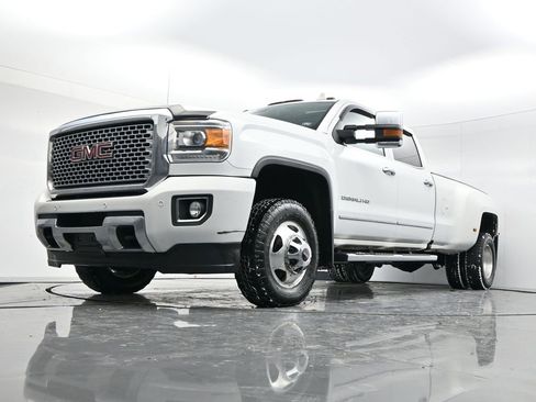 Used 2016 GMC Sierra 3500 Denali w/ Duramax Plus Package image 48