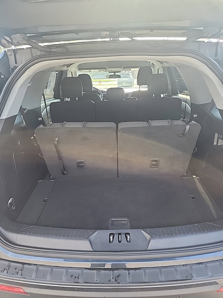 Used 2023 Ford Explorer XLT AWD/4WD image 14