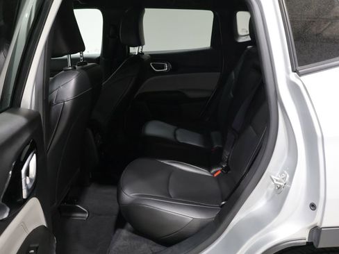 Used 2025 Jeep Compass Limited AWD/4WD image 17