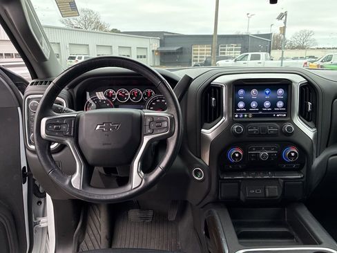 Used 2022 Chevrolet Silverado 1500 LT Trail Boss w/ Bed Protection Package image 21