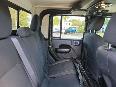 Used 2021 Jeep Gladiator Sport image 29