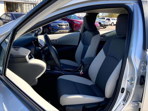 Used 2025 Toyota Corolla LE image 8