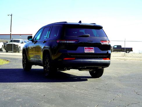 New 2025 Jeep Grand Cherokee L Altitude image 8