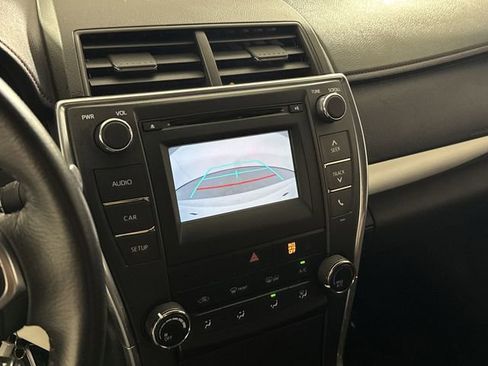 Used 2017 Toyota Camry SE image 7