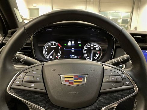 Certified 2025 Cadillac XT5 Premium Luxury image 16