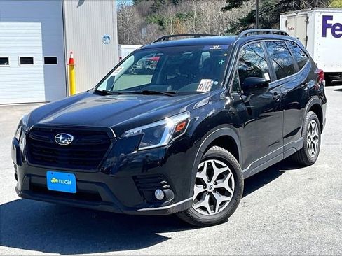 Used 2022 Subaru Forester Premium image 3