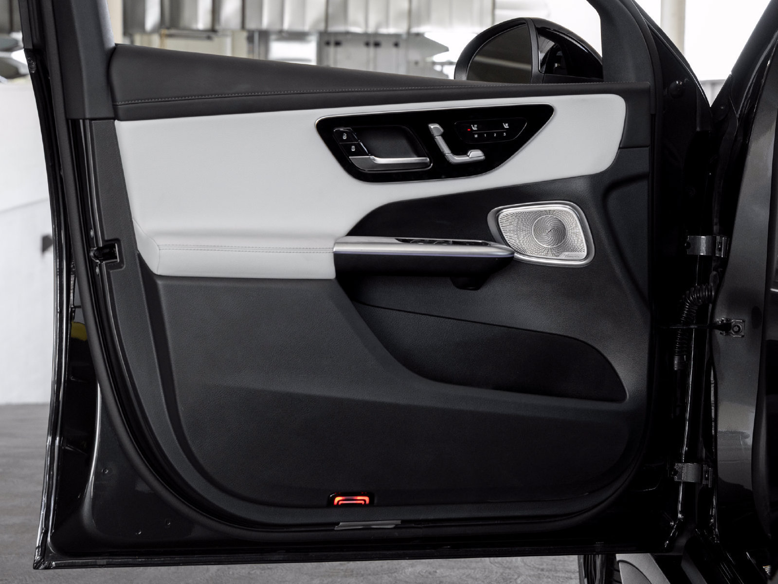 Certified 2026 Mercedes-Benz GLC 300 image 9