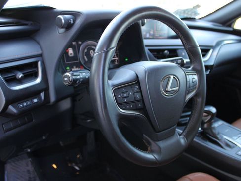 Used 2022 Lexus UX 250h w/ Accessory Package (Z2) AWD/4WD image 17