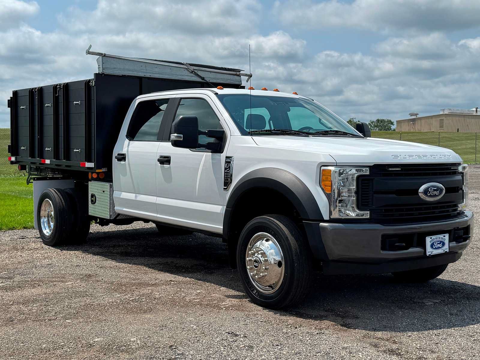 Used 2017 Ford F450 XL w/ Power Equipment Group RWD image 2