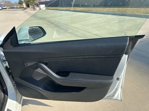 Used 2020 Tesla Model 3 Performance image 11