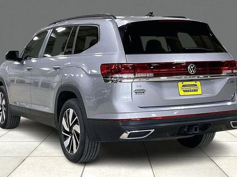 Used 2025 Volkswagen Atlas SE image 11