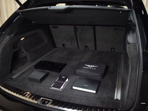 New 2025 Bentley Bentayga S Black Edition image 42