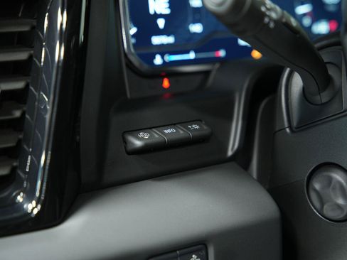 Used 2025 GMC Sierra 1500 AT4 w/ AT4 Premium Package AWD/4WD image 40
